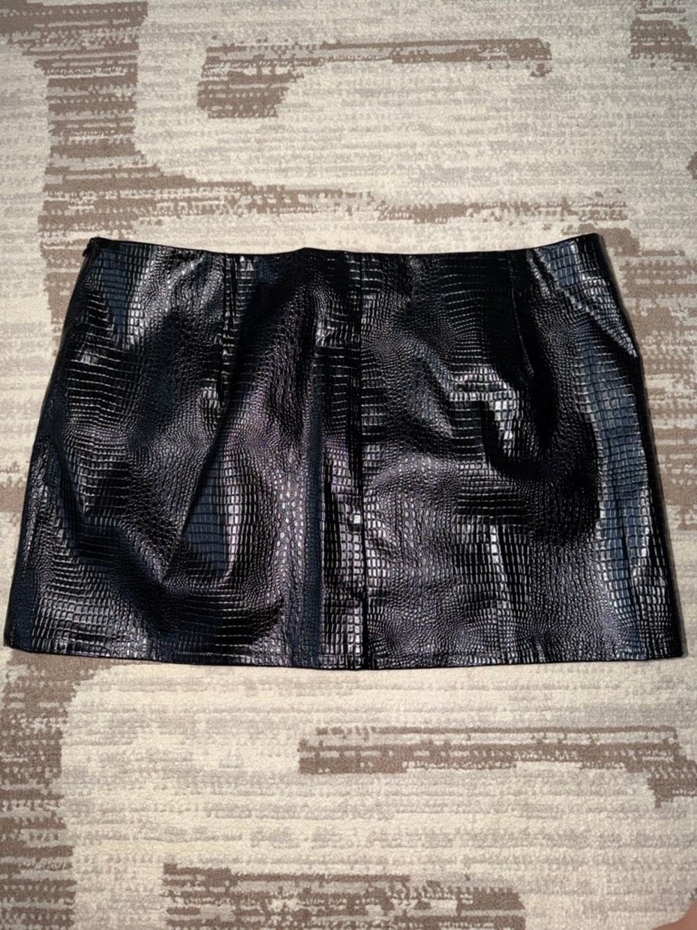 Prettylittlething Black Faux Croc Mini Skirt Size 16 NWT Goth Whimsigoth Punk - Picture 3 of 4